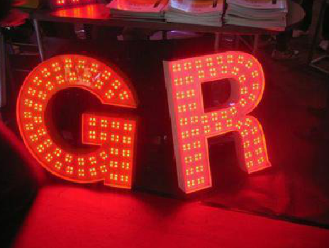 施秉LED发光字常见的安装误区。